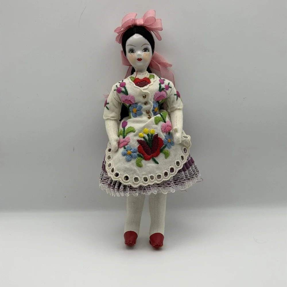 Vintage Hungarian Folk Doll 7.25